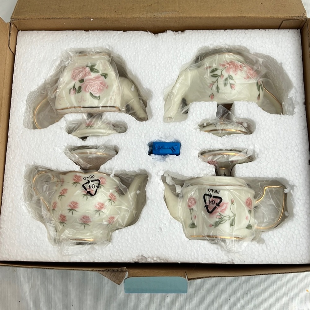 TEA SET
